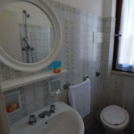 Stefania Hotel 2*