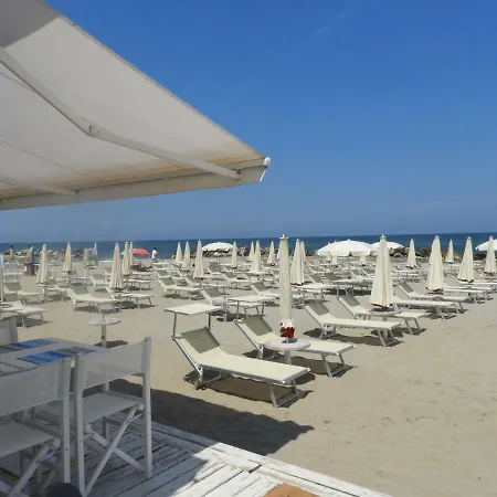 Stefania Hotel